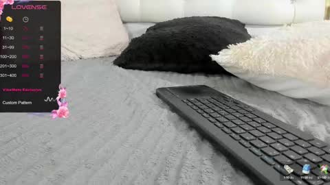 Snapshot of dani_ary chatting on 03.12.25 DANI online show from 03.12.25