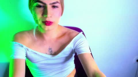 Snapshot of dani_lovet1 chatting on 12.22.24 dani online show from 12.22.24