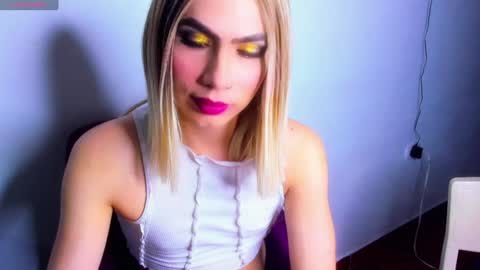 Snapshot of dani_lovet1 chatting on 01.24.25 dani online show from 01.24.25