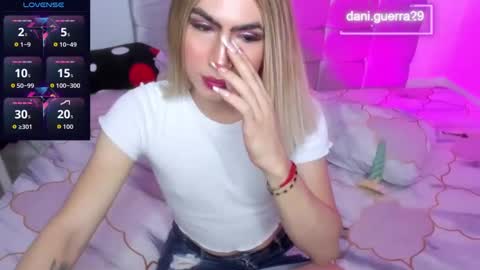 Snapshot of dani_lovet1 chatting on 09.17.25 dani online show from 09.17.25