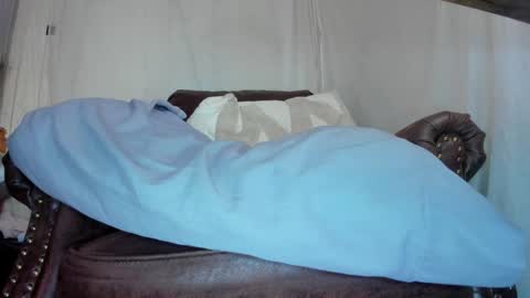 Snapshot of danidollxxx chatting on 12.27.24 danidollxxx online show from 12.27.24