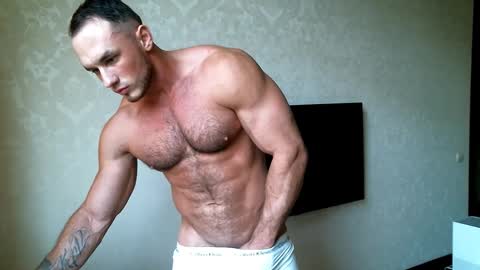 Snapshot of daniel_fit chatting on 09.30.25 Big Alpha online show from 09.30.25