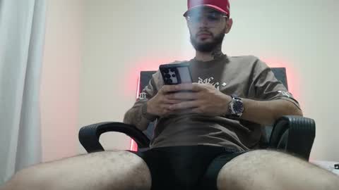 Snapshot of daniel_uchiha chatting on 11.14.25 daniel online show from 11.14.25