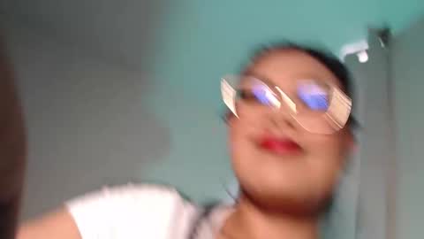 Snapshot of daniela_valencia chatting on 09.18.25 Lucia online show from 09.18.25