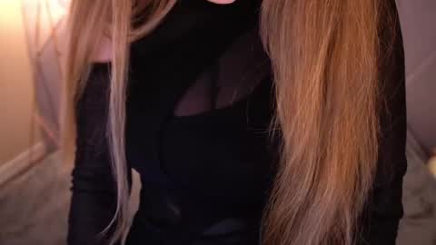 danielareign online show from 04.18.26