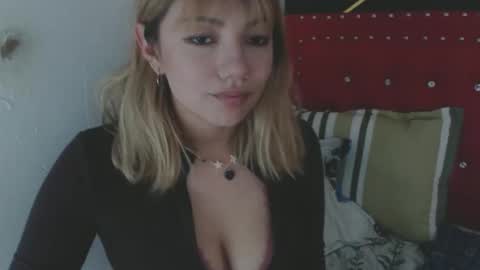Snapshot of danielawidx chatting on 04.02.26 danielawidx online show from 04.02.26