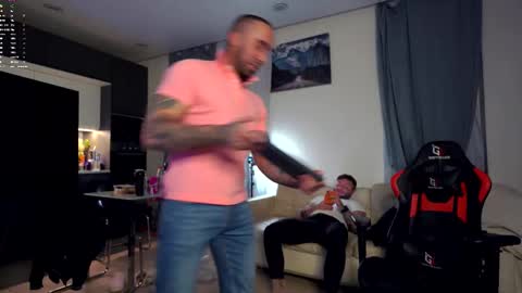 Snapshot of danielkraig_for_u chatting on 02.08.26 Daniel Kraig online show from 02.08.26