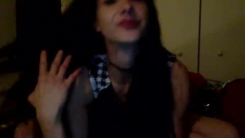 Snapshot of daniellbisous chatting on 11.19.25 daniellbisous online show from 11.19.25