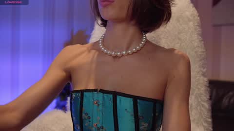 Snapshot of danielle_thomas chatting on 01.12.25 Danielle online show from 01.12.25