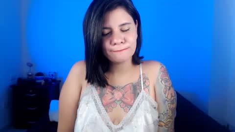 Snapshot of daniellerain chatting on 01.10.25 daniellerain online show from 01.10.25