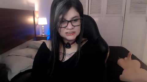 Snapshot of daniellerain chatting on 06.14.26 daniellerain online show from 06.14.26