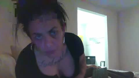 Snapshot of danifunderburg86 chatting on 02.13.25 DaniLove online show from 02.13.25