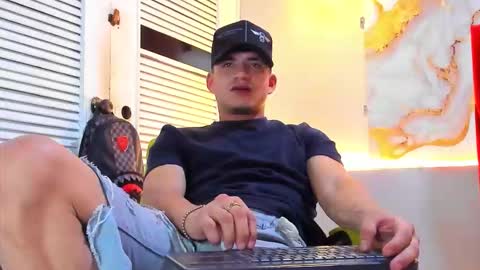 Dani online show from 11.28.25