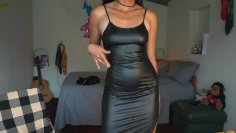 danalle .. online show from 05.25.26