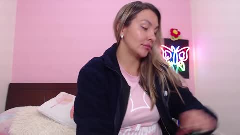 Snapshot of danika_bellaa chatting on 01.16.25 K A R O L online show from 01.16.25
