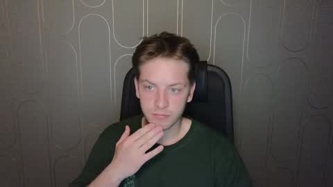 Snapshot of danila_trezzini chatting on 04.19.26 danila online show from 04.19.26