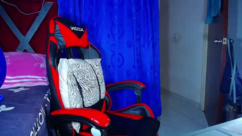 danisabrownn online show from 03.05.26