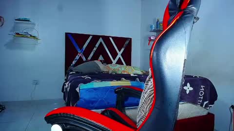 danisabrownn online show from 04.19.26