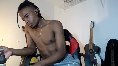 dann_hill_1 online show from 12.07.24