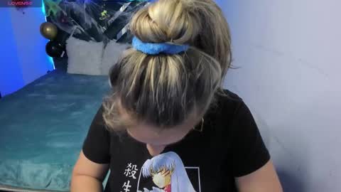Snapshot of danna_martinezz chatting on 10.22.25 Danna martinezz online show from 10.22.25