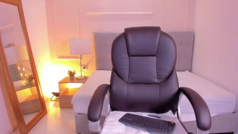 danna_palmeth online show from 10.15.25