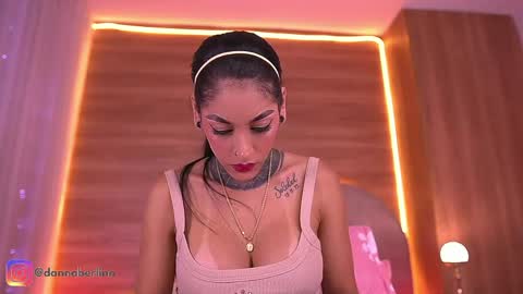 Danna Berlin  online show from 04.14.26