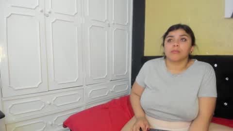 Snapshot of dannagarza chatting on 02.05.25 Danna Garza online show from 02.05.25