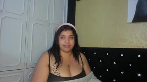 Snapshot of dannagarza chatting on 02.25.25 Danna Garza online show from 02.25.25