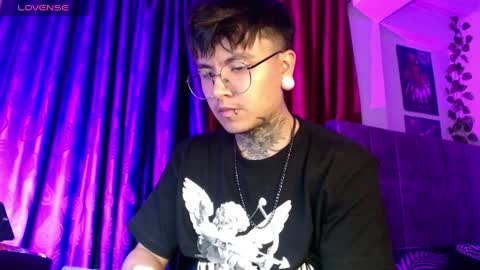 Snapshot of dannteftm chatting on 04.10.26 DANNTE online show from 04.10.26