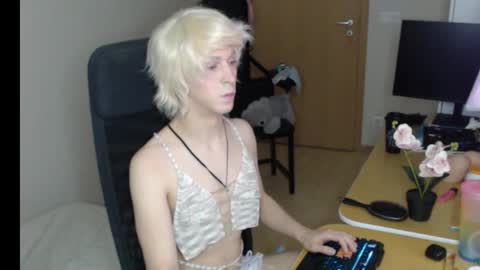 Snapshot of dante_twink__ chatting on 02.14.26 Dante online show from 02.14.26