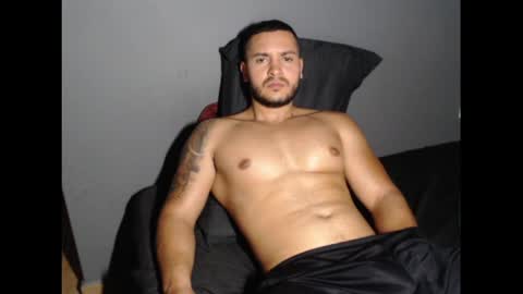Snapshot of dantebrown1 chatting on 05.12.26 dantebrown1 online show from 05.12.26