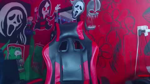 Snapshot of dantehellsingx chatting on 11.01.25 dantehellsingx online show from 11.01.25