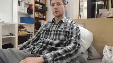 Snapshot of dantheman233 chatting on 12.01.24 Daniel online show from 12.01.24