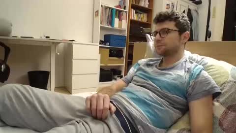 Snapshot of dantheman233 chatting on 11.19.25 Daniel online show from 11.19.25