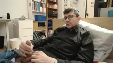 Snapshot of dantheman233 chatting on 12.21.25 Daniel online show from 12.21.25