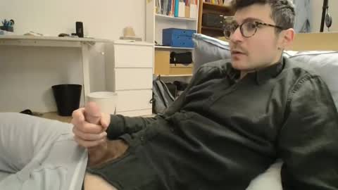 Snapshot of dantheman233 chatting on 12.22.25 Daniel online show from 12.22.25