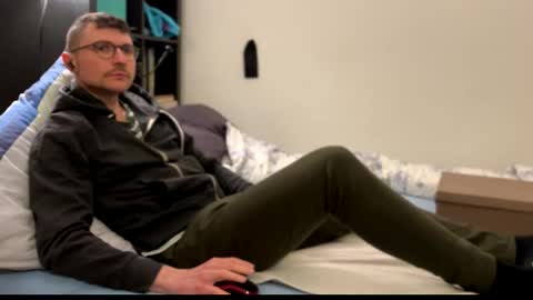 Snapshot of dantheman233 chatting on 04.12.26 Daniel online show from 04.12.26