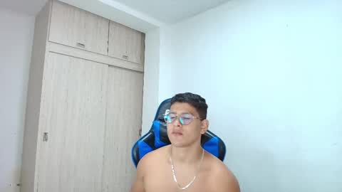 Snapshot of dantraxx chatting on 02.20.25 Dantraxx online show from 02.20.25