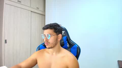 Snapshot of dantraxx chatting on 09.23.25 Dantraxx online show from 09.23.25