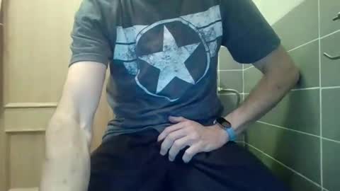 Snapshot of danydotado chatting on 10.21.25 danydotado online show from 10.21.25