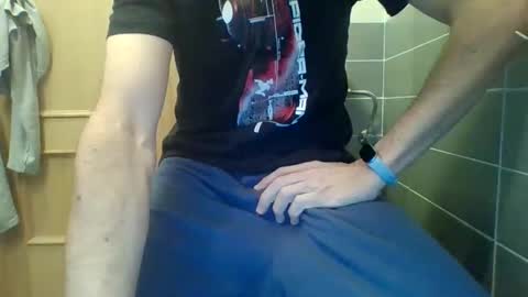 Snapshot of danydotado chatting on 11.28.25 danydotado online show from 11.28.25