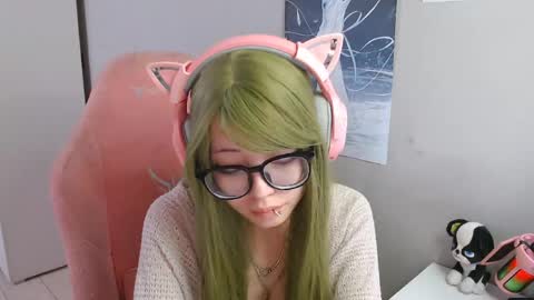 Snapshot of danyelleeyermann chatting on 05.11.26 danyelleeyermann online show from 05.11.26
