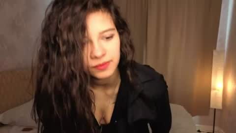 Snapshot of daphineskarda chatting on 06.11.26 Amber online show from 06.11.26