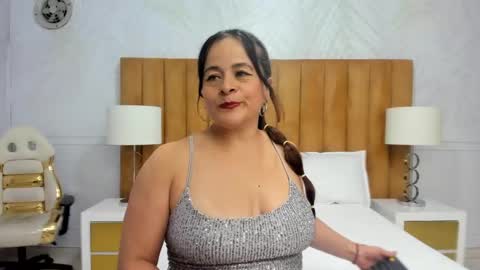 Snapshot of daphne81_ chatting on 02.06.25 Daphne online show from 02.06.25