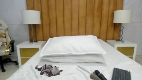 Snapshot of daphne81_ chatting on 02.06.25 Daphne online show from 02.06.25