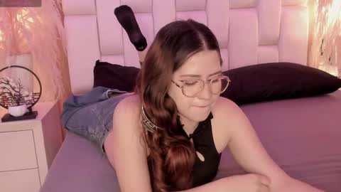 daphne_and_roger online show from 04.14.26