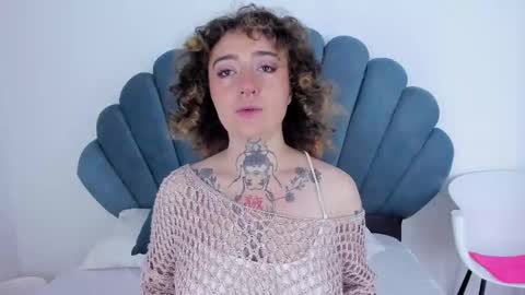 Daphne Blunt online show from 12.03.24