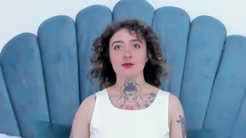 Daphne Blunt online show from 12.11.24