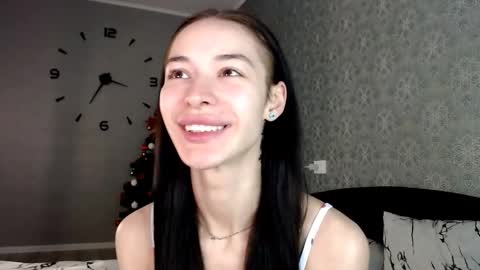 Daphne Darkthorn online show from 12.21.25