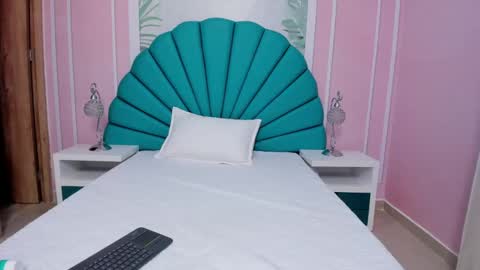 Snapshot of daphne_fox_ chatting on 02.22.25 Daphne  online show from 02.22.25